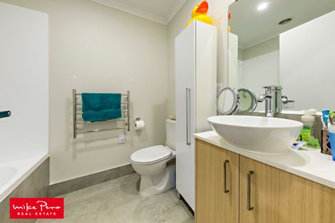 Photo of property in 10 Fernly Rise, Flat Bush, Auckland, 2019