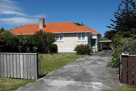 Photo of property in 86 Main Road, Titahi Bay, Porirua, 5022