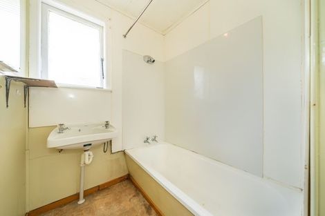 Photo of property in 72 Castor Crescent, Cannons Creek, Porirua, 5024