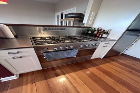 Photo of property in 1b Wadestown Road, Wadestown, Wellington, 6012