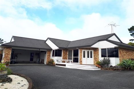 Photo of property in 22 Harbour Lights Close, West Harbour, Auckland, 0618