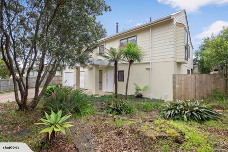 Photo of property in 19 Crosby Road, West Harbour, Auckland, 0618