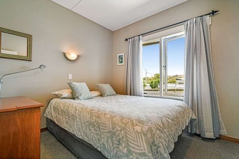 Photo of property in 5 Totara Street, Taradale, Napier, 4112