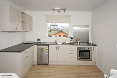 Photo of property in 9/2 Oriental Terrace, Mount Victoria, Wellington, 6011