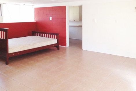 Photo of property in 18 Alton Terrace, Pakuranga Heights, Auckland, 2010