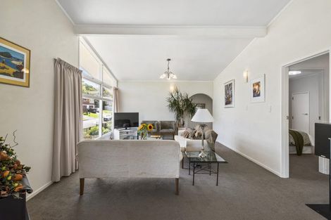 Photo of property in 16 Keldale Place, Forrest Hill, Auckland, 0620