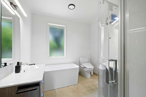 Photo of property in 410 South Road, Omata, New Plymouth, 4374