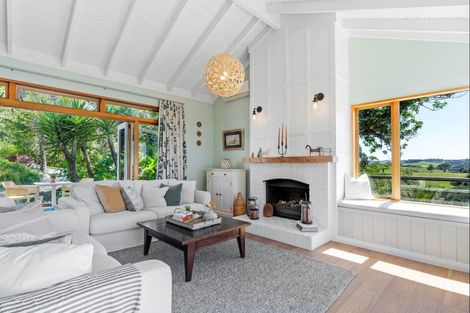 Photo of property in 8 Martin Road, Matakana, Warkworth, 0985