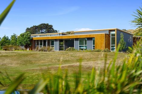 Photo of property in 40 Raukawa Road, Peka Peka, Waikanae, 5391