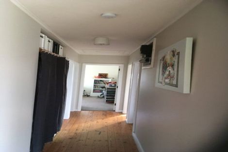 Photo of property in 39 Hiwi Crescent, Titahi Bay, Porirua, 5022