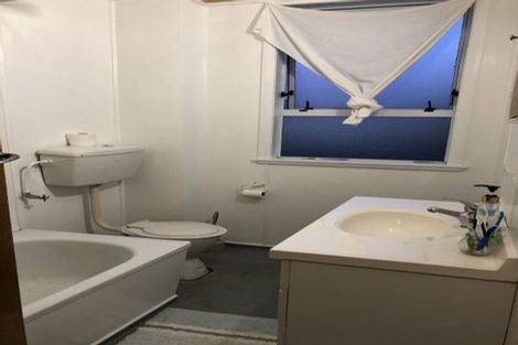 Photo of property in 12-14a Worcester Place, Cannons Creek, Porirua, 5024