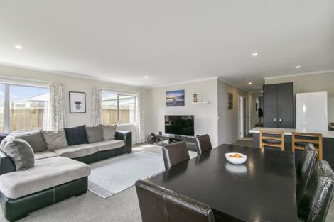 Photo of property in 14 Reubens Farm Lane, Taita, Lower Hutt, 5011