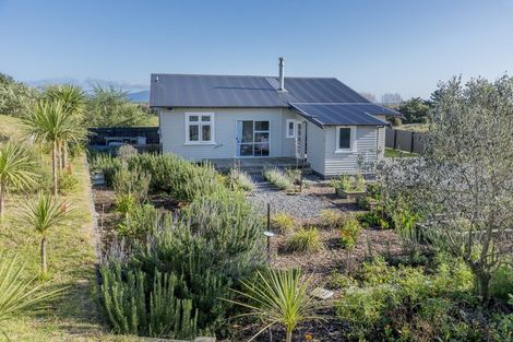 Photo of property in 93 Pukenamu Road, Te Horo, Otaki, 5581