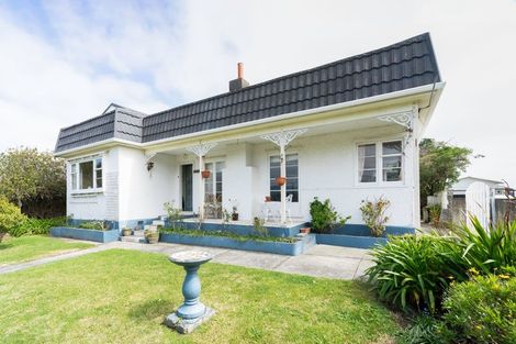 Photo of property in 89 Golf Road, Paraparaumu Beach, Paraparaumu, 5032