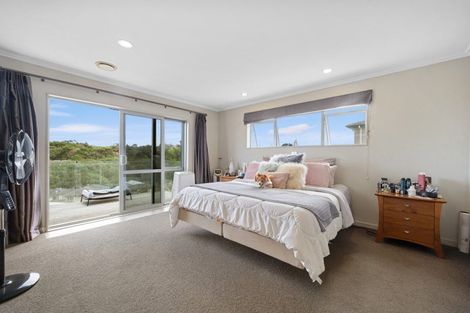 Photo of property in 8 Henriette Place, The Gardens, Auckland, 2105