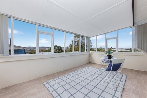 Photo of property in 9 Ellesmere Crescent, Pakuranga Heights, Auckland, 2010