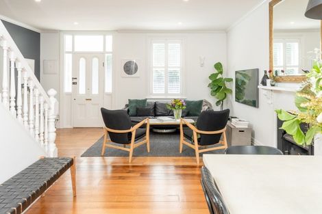 Photo of property in 247 Tinakori Road, Thorndon, Wellington, 6011