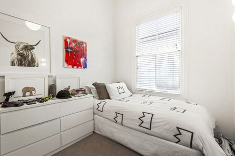 Photo of property in 33 Sentinel Road, Herne Bay, Auckland, 1011