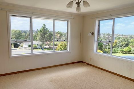 Photo of property in 22b Barron Drive, Green Bay, Auckland, 0604