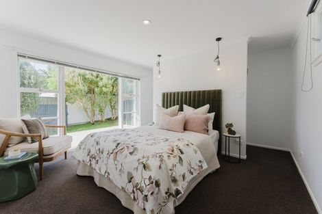 Photo of property in 215 Mangorei Road, Merrilands, New Plymouth, 4312