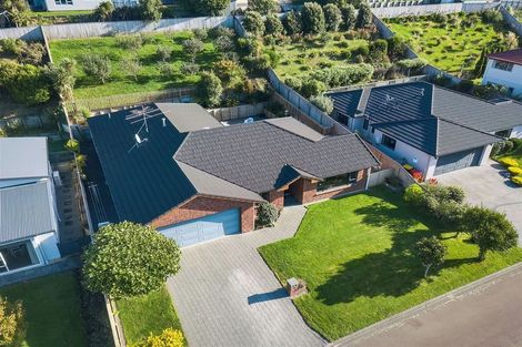 Photo of property in 16 Dusky Crescent, Aotea, Porirua, 5024