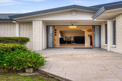 Photo of property in 72 Marina View Drive, West Harbour, Auckland, 0618