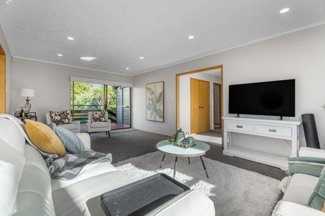 Photo of property in 11 Stevenson Way, Cockle Bay, Auckland, 2014