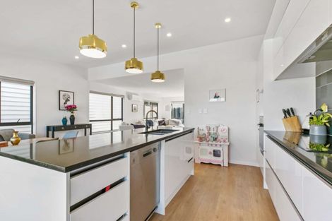 Photo of property in 50 Ascension Crescent, Orewa, 0931