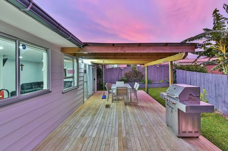 Photo of property in 2/21 Komako Place, Papatoetoe, Auckland, 2025