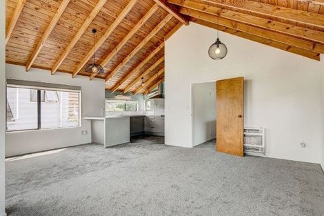 Photo of property in 2/13 Mana Esplanade, Paremata, Porirua, 5026