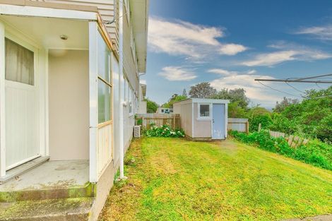 Photo of property in 115-117 Sievers Grove, Cannons Creek, Porirua, 5024