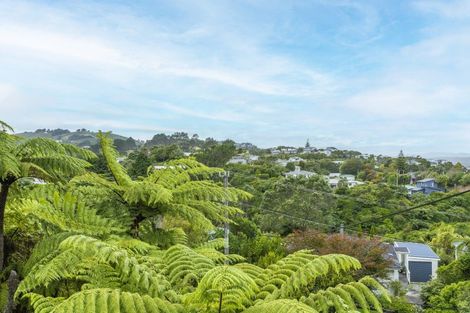 Photo of property in 165 Miromiro Road, Normandale, Lower Hutt, 5010