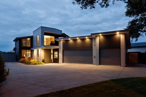 Photo of property in 18 Grand Oaks Drive, Awapuni, Palmerston North, 4412