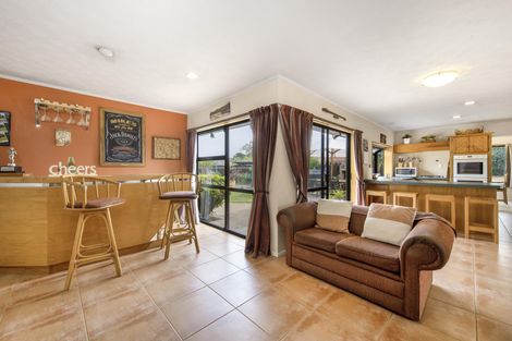 Photo of property in 3 Carlinka Place, Conifer Grove, Takanini, 2112