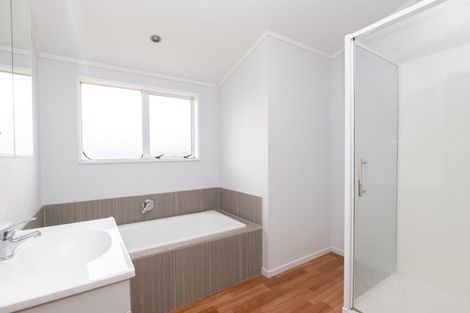 Photo of property in 48 Mahana Road, Ngatea, 3503