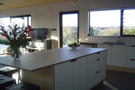 Photo of property in 26 Surf Road, Stanmore Bay, Whangaparaoa, 0932