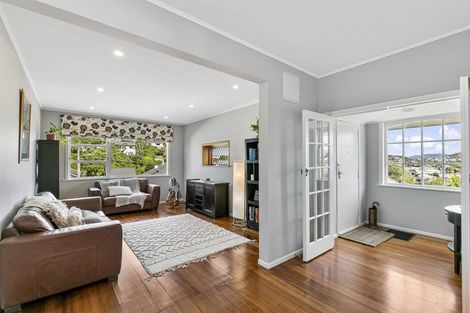 Photo of property in 15 Omar Street, Khandallah, Wellington, 6035