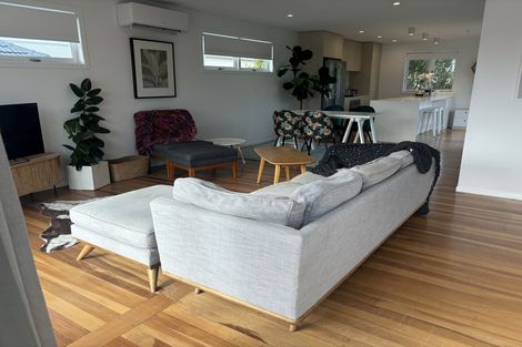 Photo of property in 118 Matipo Road, Te Atatu Peninsula, Auckland, 0610