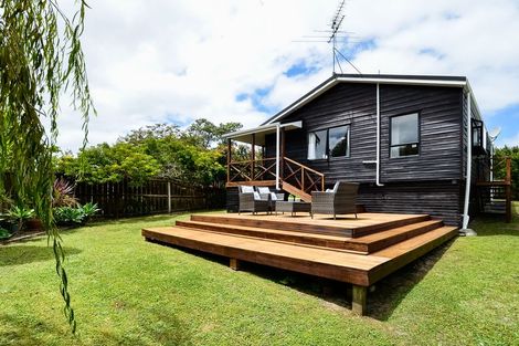 Photo of property in 2/14 Queen Mary Avenue, New Lynn, Auckland, 0600