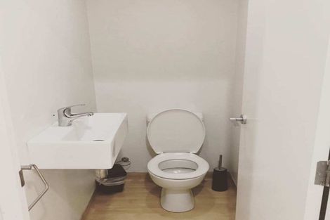 Photo of property in Empire Apartments, 1520/21 Whitaker Place, Grafton, Auckland, 1010