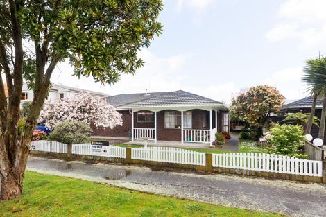 Photo of property in 4 Alan Street, Palmerston North, 4414