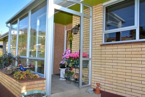 Photo of property in 27 Bayne Terrace, Macandrew Bay, Dunedin, 9014