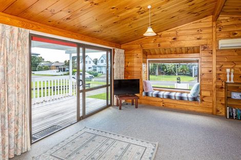 Photo of property in 11 Kauri Place, Tairua, 3508