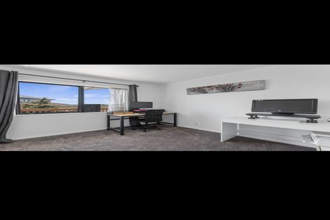 Photo of property in 225 Finlayson Avenue, Clendon Park, Auckland, 2103