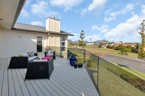 Photo of property in 28 Stace Hopper Drive, One Tree Point, 0118