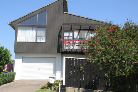 Photo of property in 1/3 Falmouth Street, Murrays Bay, Auckland, 0630