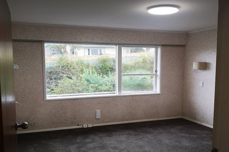 Photo of property in 2 Fyvie Avenue, Tawa, Wellington, 5028