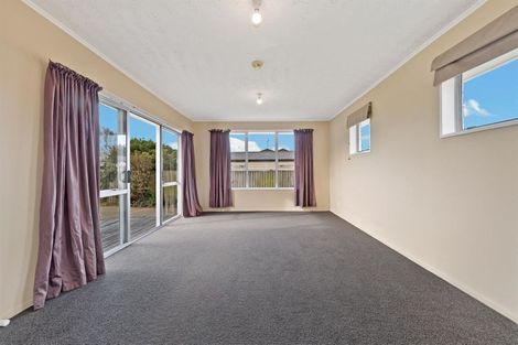 Photo of property in 5 Sophora Place, Parklands, Christchurch, 8083