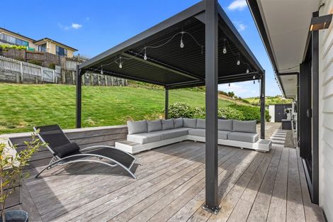 Photo of property in 101 Oteki Park Drive, Welcome Bay, Tauranga, 3112