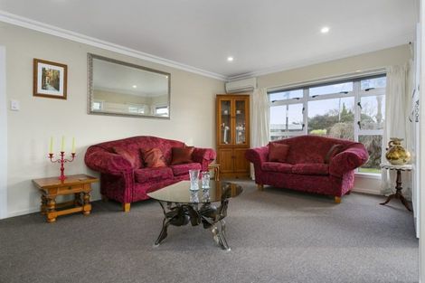 Photo of property in 2 Glading Place, St Andrews, Hamilton, 3200